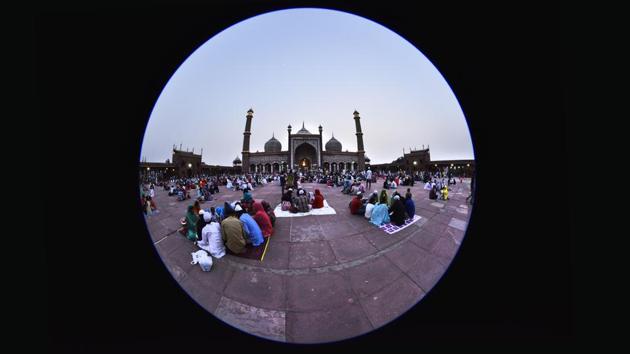 This annual observance is regarded as one of the Five Pillars of Islam. It is a time when gates of paradise are open, the devil chained and the doors of hell closed. (Arun Sharma/HT PHOTO) 