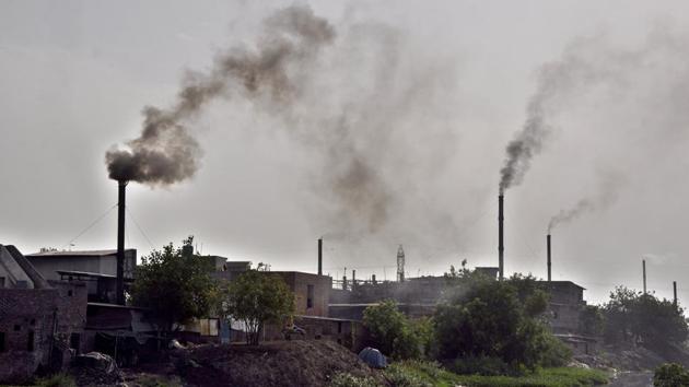 A view of thick smoke coming out of industries in.(HT File Photo/ Representative image)
