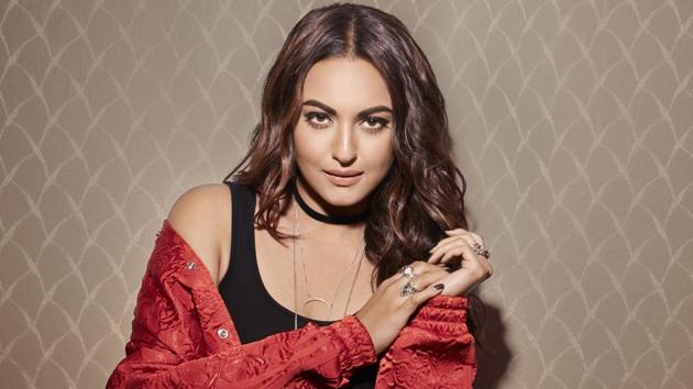 Sonakshi Sinha says she has learnt not to be too hard on herself and the importance of self-love.(HT Photo)