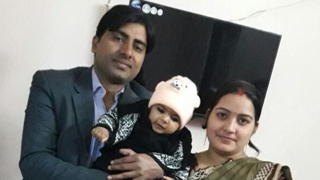 Pramod with his wife and kid. (HT Photo) Pramod with his wife and kid. (HT Photo)