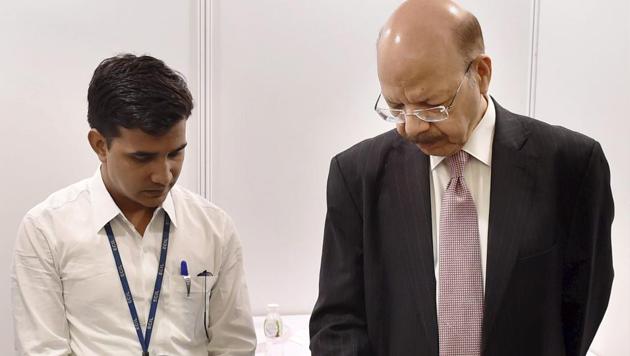 Chief election commissioner Nasim Zaidi demonstrates the functioning of electronic voting machines (EVMs) and voter verifiable paper audit trail system (VVPATs), at Vigyan Bhawan in New Delhi. (PTI File) Chief election commissioner Nasim Zaidi demonstrates the functioning of electronic voting machines (EVMs) and voter verifiable paper audit trail system (VVPATs), at Vigyan Bhawan in New Delhi. (PTI File)