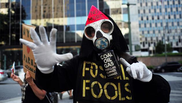 Environmental activists and supporters take part in a demonstration in New York on Thursday to protest US President Donald Trump's decision to pull the United States out of the 195-nation Paris climate accord deal. (AFP) Environmental activists and supporters take part in a demonstration in New York on Thursday to protest US President Donald Trump's decision to pull the United States out of the 195-nation Paris climate accord deal. (AFP)
