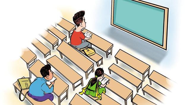 Last year, the ministry of human resource development decided to bring back compulsory board exams in Class 10, owing to few takers for the school-based exams.(HT File Photo)