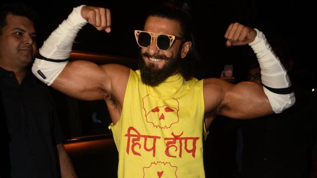 Ranveer Singh spotted at Anti Social, Linking Road Khar. (Photo by Prodip Guha/Hindustan Times) Ranveer Singh spotted at Anti Social, Linking Road Khar. (Photo by Prodip Guha/Hindustan Times)