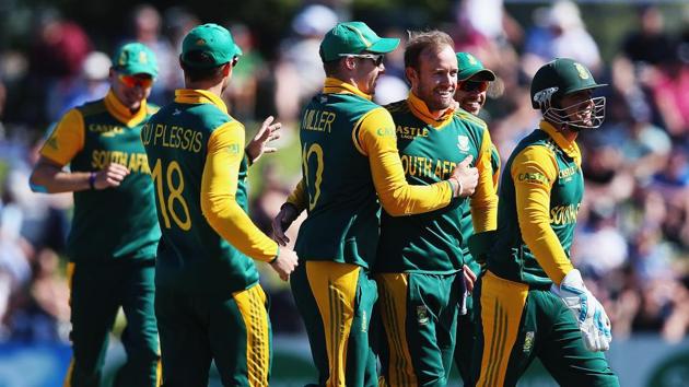 Live streaming and live cricket score of South Africa vs Sri Lanka ICC Champions Trophy 2017 match was available online. SA rode on Hashim Amla’s 25th ODI ton and Imran Tahir’s 4/27 to thrash SL by 96 runs.(Getty Images)