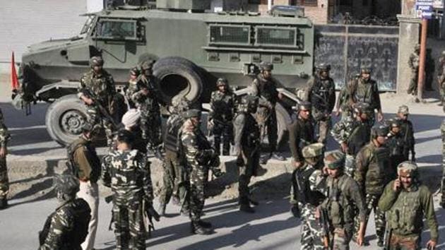 Militants attacked an Indian Army convoy on a national highway in Anantnag’s Lower Munda on Saturday.(Waseem Andrabi/HT File Photo) Militants attacked an Indian Army convoy on a national highway in Anantnag’s Lower Munda on Saturday.(Waseem Andrabi/HT File Photo)
