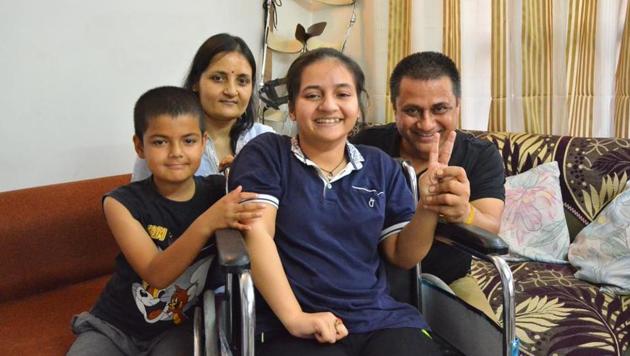 16-year-old Mahima Shah with her family in Bareilly. (Sachin Saini/Hindustan Times) 16-year-old Mahima Shah with her family in Bareilly. (Sachin Saini/Hindustan Times)
