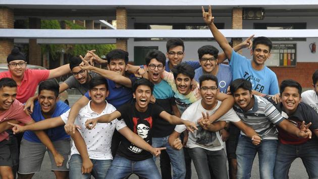 Students celebrating after CBSE Class 10 result in Chandigarh.(Karun Sharma/HT)