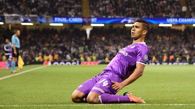 Casemiro restored Real’s lead at the hour mark with a thunderous shot from outside the box, which took a deflection on its way to the goal. (AFP) Casemiro restored Real’s lead at the hour mark with a thunderous shot from outside the box, which took a deflection on its way to the goal. (AFP)