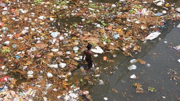 With continuous efforts by both government and non-government bodies to improve the water situation in India, some signs of improvements have been achieved. (Dominique FAGET / AFP)