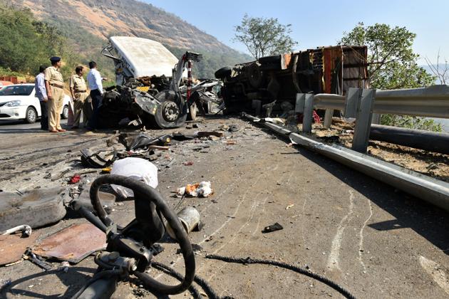 Accidents on Mumabi-Pune Expressway have almost become a daily affair.(HT File)