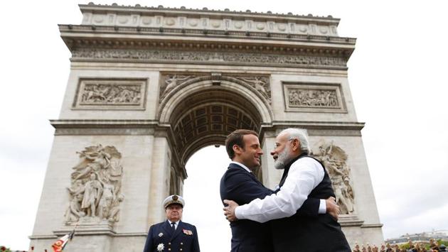 Indian Prime Minister Narendra Modi (L) says goodbye to French President Emmanuel Macron after a ceremony at the Arc de Triomphe on the last leg of his four-nation visit in Paris. (CHARLES PLATIAU / AFP) Indian Prime Minister Narendra Modi (L) says goodbye to French President Emmanuel Macron after a ceremony at the Arc de Triomphe on the last leg of his four-nation visit in Paris. (CHARLES PLATIAU / AFP)