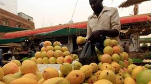 Though Bengal had a bumper crop this year, exotic varieties of Murshidabad are nowhere to be found. (HT Photo) Though Bengal had a bumper crop this year, exotic varieties of Murshidabad are nowhere to be found. (HT Photo)