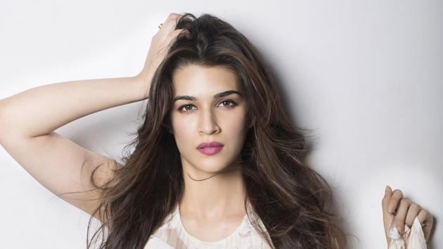Actor Kriti Sanon says that she is glad she has her sister, Nupur living in Mumbai with her.(HT Photo) Actor Kriti Sanon says that she is glad she has her sister, Nupur living in Mumbai with her.(HT Photo)