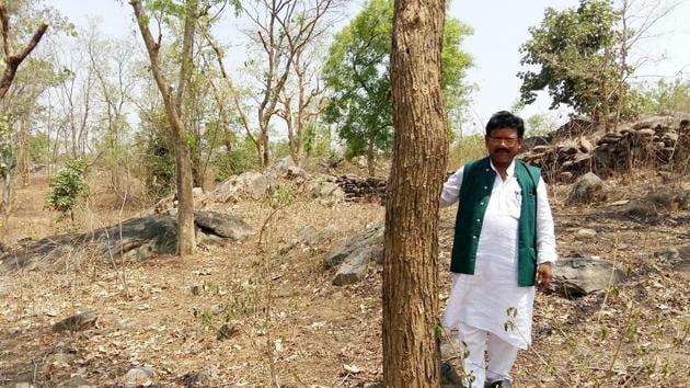 Green crusader K K Jaiswal at Khairadohar village in Palamu (HT File Photo) Green crusader K K Jaiswal at Khairadohar village in Palamu (HT File Photo)