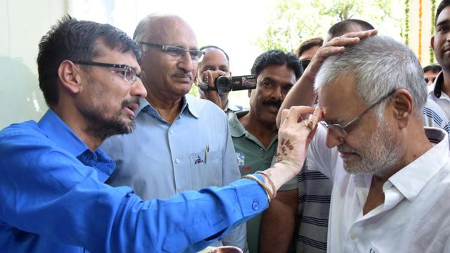 A RCA employee welcomes newly elected RCA president CP Joshi at the RCA office on Monday. (Prabhakar Sharma/HT Photo) A RCA employee welcomes newly elected RCA president CP Joshi at the RCA office on Monday. (Prabhakar Sharma/HT Photo)