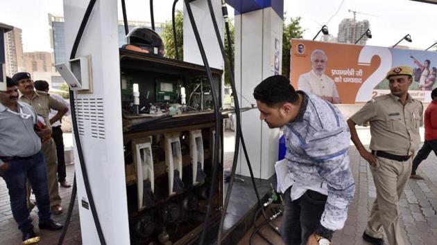 In the second phase of the drive, the administration has checked about 50 petrol pumps. (HT File Photo) In the second phase of the drive, the administration has checked about 50 petrol pumps. (HT File Photo)
