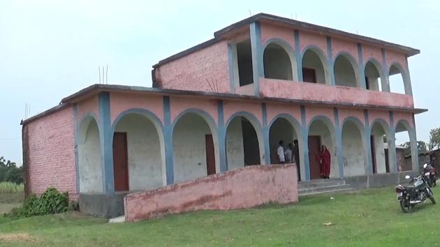 The government primary school at Raniganj in Bihar’s Araria district is grappling with teacher absenteeism. (Hindustan Times photo) The government primary school at Raniganj in Bihar’s Araria district is grappling with teacher absenteeism. (Hindustan Times photo)