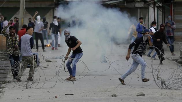 A civilian was killed in clashes with security forces in Kashmir.(AP File Photo) A civilian was killed in clashes with security forces in Kashmir.(AP File Photo)