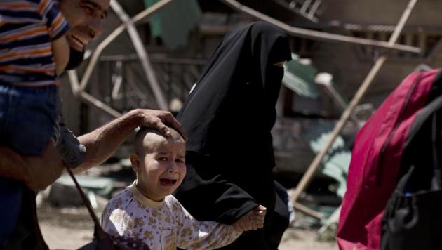 In the ongoing Battle of Mosul, Iraqi special forces continue leading offensives against the Islamic State in western Mosul. Meanwhile the UNICEF representative in Iraq has raised concerns that the children in the area are bearing the brunt of intensified fighting between U.S.-backed government forces and IS in the city’s western half. (AP) In the ongoing Battle of Mosul, Iraqi special forces continue leading offensives against the Islamic State in western Mosul. Meanwhile the UNICEF representative in Iraq has raised concerns that the children in the area are bearing the brunt of intensified fighting between U.S.-backed government forces and IS in the city’s western half. (AP)