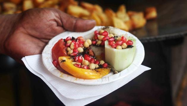 This is the famous kulle chaat at the humble Heera Lal Chat Corner in Old Delhi’s Chawri Bazar. (Mayank Austen Soofi / HT Photo) This is the famous kulle chaat at the humble Heera Lal Chat Corner in Old Delhi’s Chawri Bazar. (Mayank Austen Soofi / HT Photo)