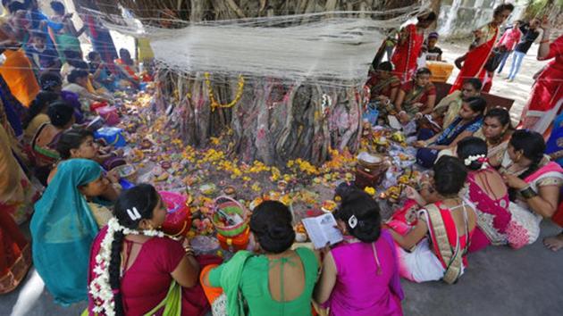 Photos| Women observe Vat Savitri Puja for husbands’ well-being ...