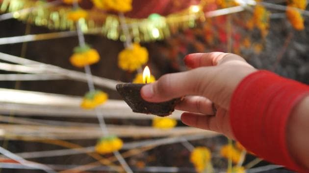 Vat Savitri Puja is observed twice as per the two Hindu lunar calendars, falling this year on 25 May 2017 (Shani Jayanti) and 9 June 2017 (Jyeshtha Purnima), respectively. (Mujeeb Faruqui/HT Photo)