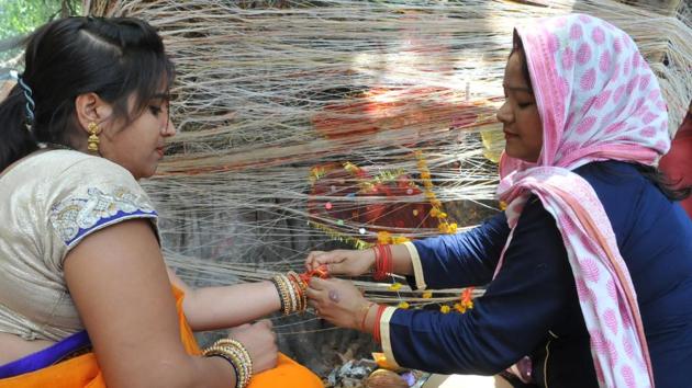 The celebrations begin three days ahead of the actual day with women observing fast. (Mujeeb Faruqui/HT Photo)