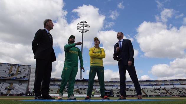 AB de Villiers, South Africa captain, won the toss and opted to bat. (Twitter) AB de Villiers, South Africa captain, won the toss and opted to bat. (Twitter)