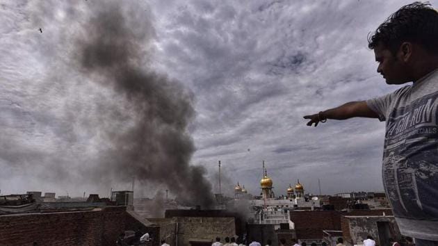 A fire broke out in Kinari Bazaar locality of Chandni Chowk area around 1pm. (Ravi Choudhary / HT File) A fire broke out in Kinari Bazaar locality of Chandni Chowk area around 1pm. (Ravi Choudhary / HT File)