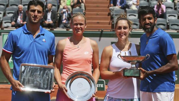 Canada's Gabriela Dabrowski and India's Rohan Bopanna, right, hold the trophy. (AP) Canada's Gabriela Dabrowski and India's Rohan Bopanna, right, hold the trophy. (AP)