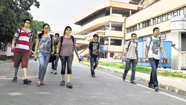 Top Two IITs: IIT Delhi Vs IIT Bombay