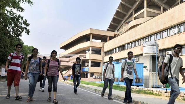 The NITs, which charge Rs 1.25 lakh a year, proposed a fee hike this year. But the council put the proposal for review. (Saumya Khandelwal/HT File Photo) The NITs, which charge Rs 1.25 lakh a year, proposed a fee hike this year. But the council put the proposal for review. (Saumya Khandelwal/HT File Photo)