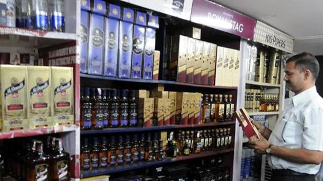 Under new policy, Kerala govt will give liquor licence to hotels that are three star or above. (HT File Photo) Under new policy, Kerala govt will give liquor licence to hotels that are three star or above. (HT File Photo)