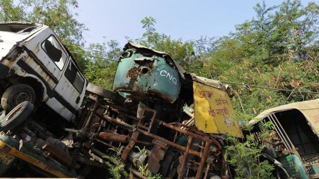 Impounded vehicles dumped at Sector 54 police station in Noida. (Sunil Ghosh/ HT Photo) Impounded vehicles dumped at Sector 54 police station in Noida. (Sunil Ghosh/ HT Photo)