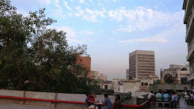 If the weather is pleasant, come in the afternoon, around 2pm. Try to make it on the weekend when the place is more crowded than usual and there is more scope for people-watching. (Mayank Austen Soofi / HT Photo) If the weather is pleasant, come in the afternoon, around 2pm. Try to make it on the weekend when the place is more crowded than usual and there is more scope for people-watching. (Mayank Austen Soofi / HT Photo)