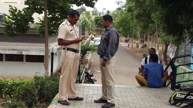 Police constables were also in attendance during the ATF under-14 semifinals in Pune on Thursday. (HT PHOTO) Police constables were also in attendance during the ATF under-14 semifinals in Pune on Thursday. (HT PHOTO)