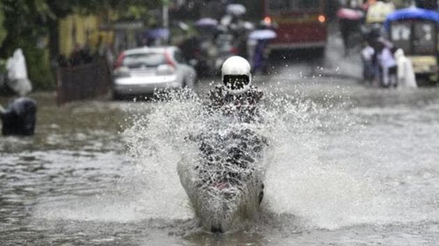 Currently, traffic is slow-moving at the Jogeshwari-Vikhroli Link Road owing to water-logging near Seepz.(Photo for representation)