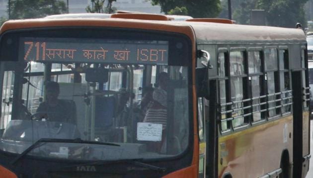 While the electric buses have significantly low operational cost compared to the CNG low-floor buses plying in Delhi, the problem is their high procurement cost. (HT File Photo) While the electric buses have significantly low operational cost compared to the CNG low-floor buses plying in Delhi, the problem is their high procurement cost. (HT File Photo)