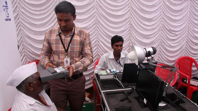 The court ruling makes it mandatory for people with Aadhaar numbers to link it with their PAN card. However, for those yet to get an Aadhaar number, it isn’t necessary. (HT File Photo) The court ruling makes it mandatory for people with Aadhaar numbers to link it with their PAN card. However, for those yet to get an Aadhaar number, it isn’t necessary. (HT File Photo)