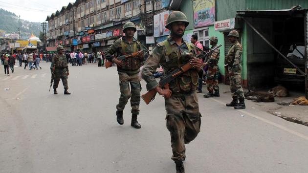 Troops patrolling the streets of Darjeeling on Friday. From Monday public life may again be disrupted due to the indefinite bandh called by GJM. (HT Photo) Troops patrolling the streets of Darjeeling on Friday. From Monday public life may again be disrupted due to the indefinite bandh called by GJM. (HT Photo)