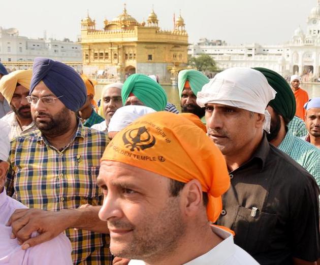 Congress vice-president Rahul Gandhi paying obeisance at Golden Temple, Amritsar on Saturday. (Sameer Sehgal/HT Photo) Congress vice-president Rahul Gandhi paying obeisance at Golden Temple, Amritsar on Saturday. (Sameer Sehgal/HT Photo)