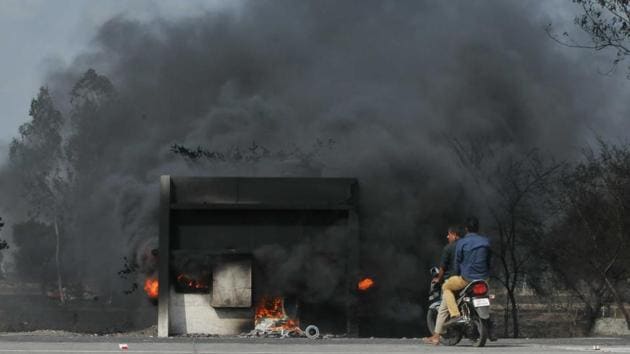 As Madhya Pradesh reels under a farmers’ agitation which has already claimed six lives, the ruling BJP and the Congress are blaming each other for the violence . Both parties are banking on videos to run each other down. (HT Photo) As Madhya Pradesh reels under a farmers’ agitation which has already claimed six lives, the ruling BJP and the Congress are blaming each other for the violence . Both parties are banking on videos to run each other down. (HT Photo)