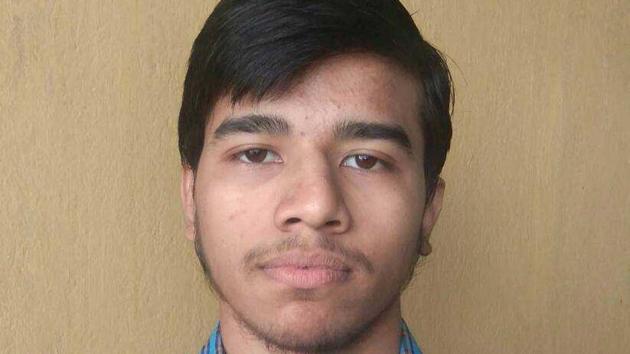 Shashi Kumar Modi of Abhyanand’s Super 30 emerged as the topper. (HT Photo) Shashi Kumar Modi of Abhyanand’s Super 30 emerged as the topper. (HT Photo)