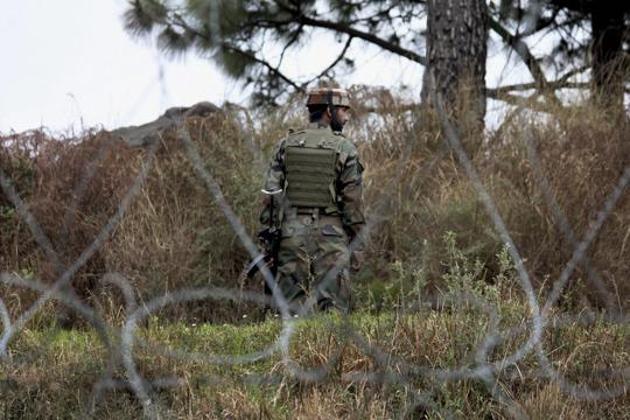 An Indian Army jawan patrolling at the Line of Control (LOC) in Poonch district of Jammu and Kashmir.(PTI File Photo)