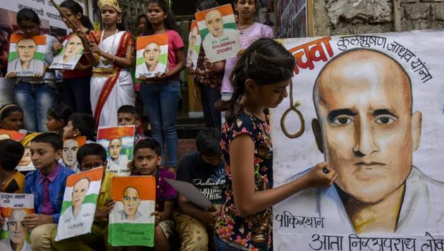 Students protest against Kulbhushan Jadhav death sentence at Lalbaugh in Mumbai.(Kunal Patil/HT File Photo) Students protest against Kulbhushan Jadhav death sentence at Lalbaugh in Mumbai.(Kunal Patil/HT File Photo)