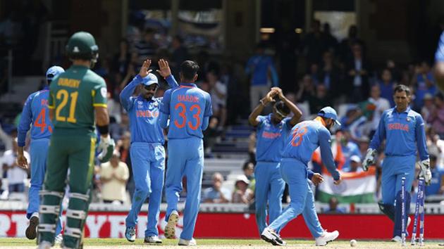 Bhuvneshwar Kumar and Jasprit Bumrah took two wickets each as India bundled out the Proteas for 191. (AFP/Getty Images) Bhuvneshwar Kumar and Jasprit Bumrah took two wickets each as India bundled out the Proteas for 191. (AFP/Getty Images)