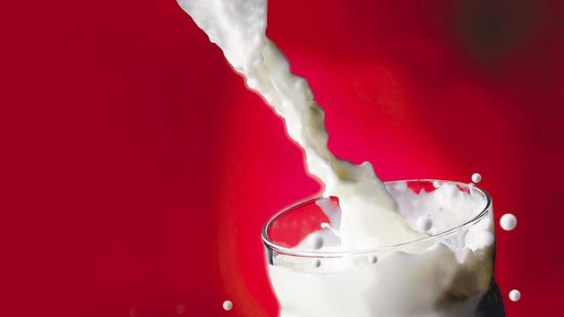 Currently, the government pays farmers Rs24 a litre for cow milk, while buffalo milk fetches them Rs33 a litre at the government procurement centres. (HT File Photo) Currently, the government pays farmers Rs24 a litre for cow milk, while buffalo milk fetches them Rs33 a litre at the government procurement centres. (HT File Photo)
