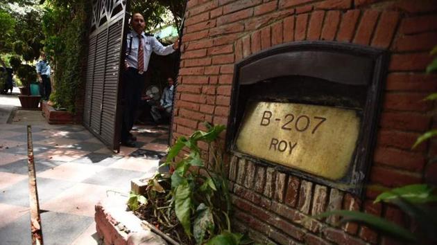 The CBI reportedly raided four locations in Delhi and Dehradun in connection with an alleged bank fraud case registered against Prannoy Roy and his wife among others (HT Photo) The CBI reportedly raided four locations in Delhi and Dehradun in connection with an alleged bank fraud case registered against Prannoy Roy and his wife among others (HT Photo)