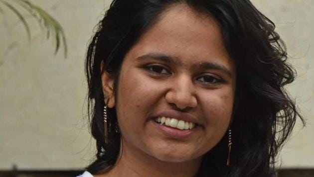 Chaitrali Duse, female topper in IIT JEE, Pune with a score of 290.(HT Photo) Chaitrali Duse, female topper in IIT JEE, Pune with a score of 290.(HT Photo)